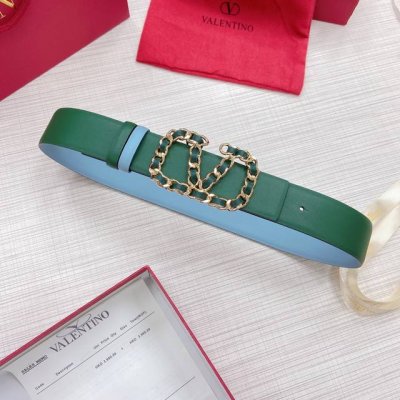 配送专柜全套包装 等级：专柜同步.原版包装.代购级别 材料：Valentino 此款采用进口原版皮搭配纯铜经典V字扣 多色可选 双面用设计 时尚潮流 专柜宽度：