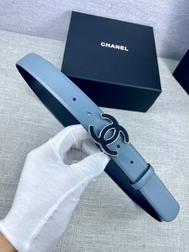 特 宽度3.0Cm Chanel 香奈儿女士腰带皮带新款柔软的内衬进口小牛皮搭配精品钢扣贴皮金 银色扣。