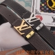 男款腰带：Lv 路易威登原单牛皮腰带 男款皮带：材质百分百头层牛皮腰带保证真皮皮带，专柜原单品质、做工精细，时尚大牌，送人自用首选包装： 请认准如图专柜包装赠送