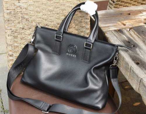 型号：33246-5。Gucci里外都是顶级原版皮，顶级进口原厂皮 意大利进口自然纹路 超高清压印Logo标志、超级舒适手感柔软皮质、顶级做工精致。规格：39X