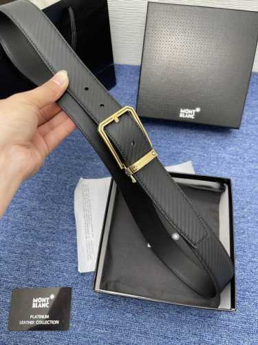 品牌万宝龙 550 特 描述双面原版皮，这款饰有带扣的腰带配以水牛皮衬里，覆以Monogram 牛皮。展现细腻的品牌特质，是牛仔裤的理想配件 字母带扣；35宽