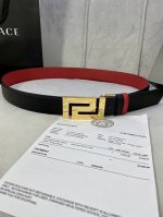 宽度3.5Cmversace 范思哲 此款柔软的手掌纹皮带饰有一个几何形状的希腊回纹别扣 既时尚又优雅