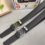品名：Lv..路易..威登 材质：原单牛皮腰带 百分百头层牛皮腰带保证真皮，24K纯钢扣，专柜原单品质、做工精细，时尚大牌，送人自用首选 包装： 请认准如图专柜