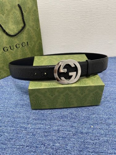 Gucci 经典款进口原厂印花面 搭配原版皮底 精品钢扣 宽4.0 Cm 经典永不过时款 潮流大方 时尚百搭