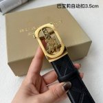 特 品牌： 巴宝莉 新款进口小牛皮，手感细腻柔软。搭配纯钢自动精品钢扣，男士必备！宽度：3.5Cm