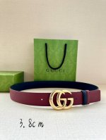 宽度4.0Cm Gucci系列，品牌标志性的双G原单钢扣标识经重新诠释后，以光彩夺目的金色调呈现在这款手掌纹腰带上。