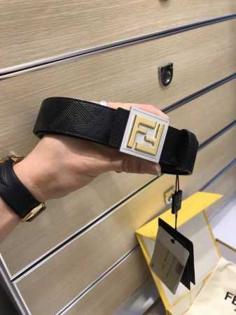 配送专柜包装 打孔针 特批 新款 Fd 宽35Mm 支持Nfc 芯片扫描，标志造型皮带，原版间色双层F铆钉扣，进口原版 焦糖色荔枝纹配焦糖色压花制成，镀金表面金 - 点击图像关闭