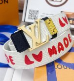 皮带：Lv..路易..威登顶级复刻- 腰带：原单品质百分百进口原厂头层牛皮，保证真皮。镜面设计工艺.真空电镀.永不掉色.24K纯钢扣头层小牛皮涂鸦手绘油画系列双
