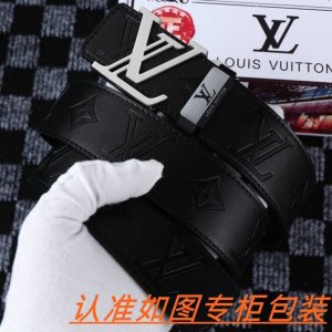男士腰带：Lv 路易斯登 原单 男士皮带：百分百头层牛皮，保证真皮。24K纯钢扣双面可用专柜同等质量， 送人自用首选 包装： 请认准如图专柜包装，赠送打孔器，银