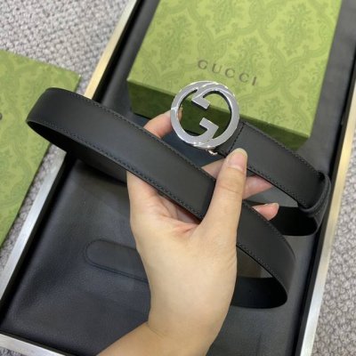 高端品质，实物拍摄 配全套礼盒 ：Gucci 專櫃最新升华版本 寬度38毫米 進口小牛皮壓花衬托稀缺的原廠意大利樹膏皮 搭配做工精緻的gg扣