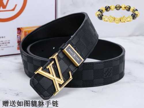 皮带：Lv..路易..威登原单 腰带：百分百头层牛皮，保证真皮。24K纯钢扣双面可用专柜同等质量， 送人自用首选 包装： 请认准如图专柜包装，赠送打孔器，银联发