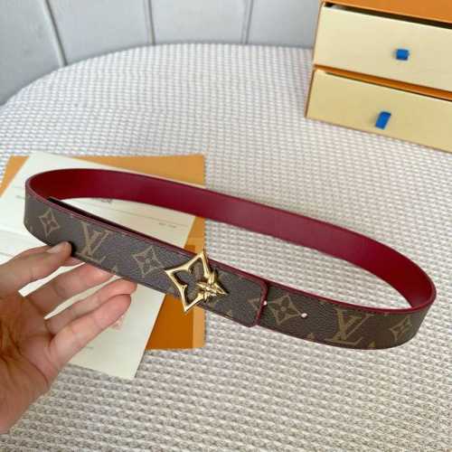 L0Uis Vuitt0N 今季新品 驴家女士原單腰帶 寬度30毫米 定制经典帆布面料搭配小荔枝纹小牛皮底 全新开模五金 可双面佩戴 多色可选。百搭款