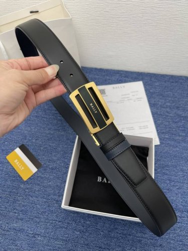 品牌 巴利 No.550 描述 经典系列新品腰带 采用小牛皮材质 完美搭配手工车线 经典配色 可搭配商务西装或更为休闲的造型 腰带为法国尺寸 请在购买前参阅腰带