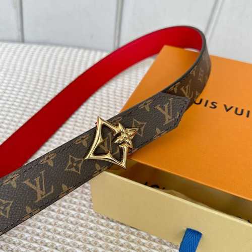 L0Uis Vuitt0N 今季新品 女士原單腰帶 寬度30毫米 經典小花Pvc帆布面搭配荔枝紋牛皮壓花 搭配新款精钢五金 可雙面佩戴 百搭款