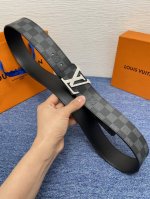 Louis Vuitton ：经典原单品质，经典印花皮搭配原版平纹底，原单精品挂扣，精工制作，细节看图，实物拍摄，高端奢华，宽度4.0Cm