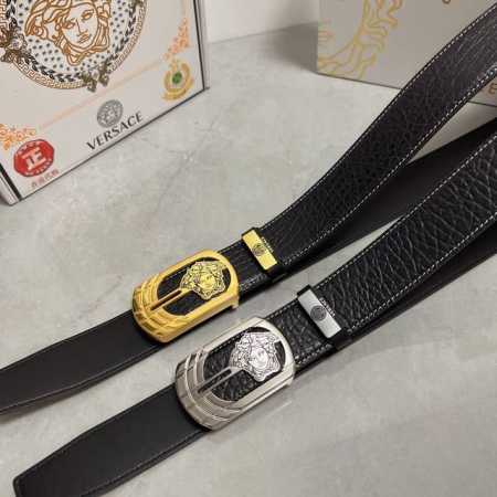 品名：Versace.范思哲 材质：原单牛皮腰带 百分百头层牛皮腰带保证真皮，24K纯钢扣，专柜原单品质、做工精细，时尚大牌，送人自用首选 包装： 请认准如图专 - 点击图像关闭