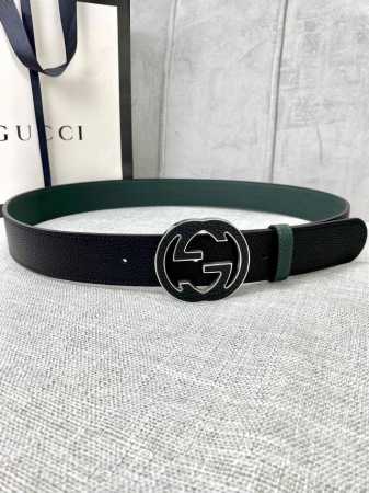宽度3.8Cm Gucci Gg Marmont系列每一季都会推陈出新，为灵感源于70年代的标志性原版gg6.0Cm钢扣配件注入现代精髓。这款双色头层牛皮腰带 - 点击图像关闭