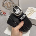 品名：Versace.范思哲 材质：原单牛皮腰带 百分百头层牛皮腰带保证真皮，24K纯钢扣，专柜原单品质、做工精细，时尚大牌，送人自用首选 包装： 请认准如图专