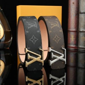 Lv 路易威登秘原单高档品质专柜官网同步宽度3.8精美钢扣头意大利进口头层荔枝纹牛皮原版花纹手感极佳 上身郊果棒男士最爱商务休闲两用长度100一125下单请留言