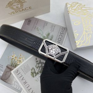 配全套包装礼盒 范思哲。男士花皮腰带38Mm 双面进口花皮皮压制。可双面使用 专柜走线 搭配新款扣