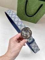 特 宽度3.8Cm Gucci Gg Supreme帆布腰带，饰以互扣式双 G 带扣。腰带为意大利尺寸， 黑色 蓝色 米色 乌木色 Gg Supreme帆布，采