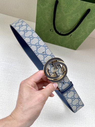 特 宽度3.8Cm Gucci Gg Supreme帆布腰带，饰以互扣式双 G 带扣。腰带为意大利尺寸， 黑色 蓝色 米色 乌木色 Gg Supreme帆布，采