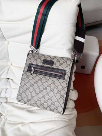 Gucci，古奇专柜同步 男士单肩包斜挎包原版品质 商务款式，手感绝对牛！进口Pvc配头层牛皮 内里采用原版专用里布！清晰Logo！ 高端走起，男神必备 质量如 - 点击图像关闭