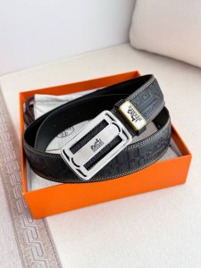 品名： 爱玛仕.Hermes腰带 皮带 原单 型号：挂扣，经典纯钢材质扣头，双面头层牛皮，图片实物拍摄 材料：双面头层牛皮，挂扣系列，纯钢材质扣头，镀钯电镀工艺