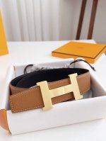 特 爱马仕 高端品质 宽度3.8Cm正品规格 双面进口Ep掌纹小牛皮 精细的做工，高品质的质量。 扣头：精钢扣 多种款式可以选择