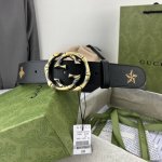 古奇，宽3.8Cm。最新原单意大利进口，Gucci复古标识出自80年代印花，搭配织纹背景，浮雕装饰金属搭扣，条条精美无瑕疵，原厂复刻，做工精细，搭配最新专柜方形