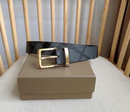 Burberry 巴宝莉专柜同步上新搭配镀钯金扣环设计 腰带圈镌刻burberry格纹 宽:3.5Cm 精致优雅 简单大方 - 点击图像关闭