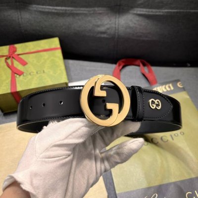 特 古奇 宽4.0Cm 每一季，品牌标识都会吐故纳新，于经典之中融入新意。在这款腰带上，尾部Gg标识以亮眼之姿生动呈现，与双G造型配件相得益彰