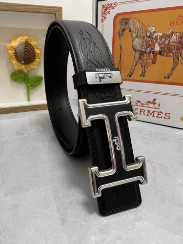 品名：爱马仕.HermèS 原单 材质：原单牛皮腰带 百分百头层牛皮腰带保证真皮，24K纯钢扣，专柜原单品质、做工精细，时尚大牌，送人自用首选 包装： 请认准如