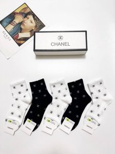 配包装 一盒5 双 Chanel 香奈儿 经典字母Logo 双C短筒袜 ，Ins超火爆短袜，纯棉面料，潮人必备 ，经典配色 个性时尚百搭款，你值得拥有哦