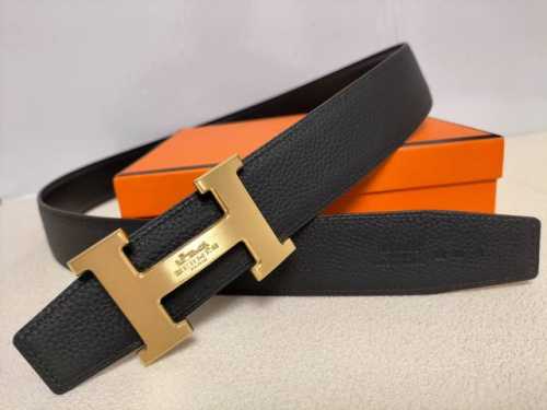 Hermes.爱马仕 官网同步 宽度38Mm 原版荔枝搭带身搭配原版精品钢扣，男装的经典搭配，可双面使用完美配饰！