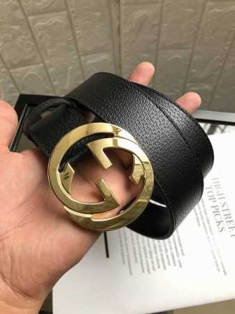 配送专柜全套礼盒包装。 古驰：原单头层小牛皮腰带采用热压制作，以获得野猪皮效果，内衬牛皮平纹底，营造织纹外观。饰以经典圆扣。专柜宽度3.8 - 点击图像关闭