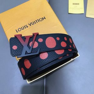 驢家經典款。L0Uis Vuitt0N 今季新品 男士原單腰帶 寬度40毫米 經典荔枝紋牛皮壓花大圖案 搭配雙色五金 可雙面佩戴 適合沈穩低調的男士使用