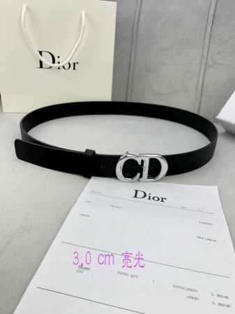 宽度3.0Cm Dior 迪奧 爆款平面無線帶身 Saddle进口小牛皮带身金属“Cd”标志 採用進口雙面頭層牛皮 - 点击图像关闭