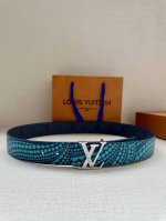 4.0宽:路易威登与草间弥生再度联袂，在合作系列中推出 Lv X Yk Lv Webbing 腰带，于棉布表面重绘这位日本艺术家多次解构的南瓜图案