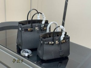 无盒 Size：30Cm 25Cm 背铂金包的季节来啦 爱马仕Bk30原版品质 头层牛皮 手感！质感！