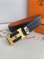 品名： 爱玛仕.Hermes腰带 皮带 原单 型号：挂扣，经典纯钢材质扣头，双面头层牛皮，图片实物拍摄 材料：双面头层牛皮，挂扣系列，纯钢材质扣头，钯镀电镀工艺
