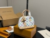 配折叠盒飞机盒 Size：25*18Cm Lv 这个白三彩 Alma贝壳 太可爱啦！ 小巧又复古已经拎着溜达两天了~