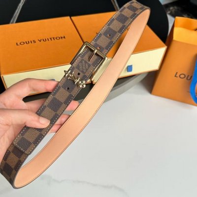 特 寬：30mm 驢家新品 特別限定女士腰帶 帶身帆布面襯托树稿磨砂牛皮 全新針扣設計搭扣以全新花朵金屬打造 佩以與同色三款圖案效果. 多色選