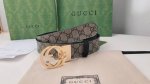 Gucci双面腰带，一侧为Gg Supreme高级人造帆布，反面一侧为单色皮革。配以Interlocking G带扣。3.7Cm宽