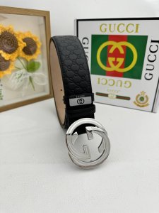 品名：古奇.Gu...Ci 原单 材质：原单牛皮腰带 专柜原单品质、做工精细，时尚大牌，送人自用首选包装： 请认准如图专柜包装赠送打孔器手提袋专柜礼盒宽度3.8
