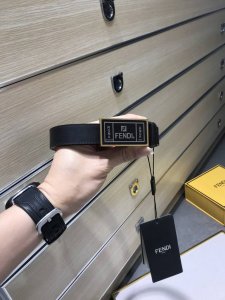 新款 Fd 宽25Mm 标志造型皮带 原版铆钉磨胶扣 进口原版小牛皮配制黑色专用料制成 镀金表面金属制品 品质保证 非市场通货