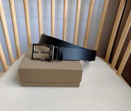 Burberry 专柜新款 男士印花腰带 双面头层原版牛皮 印有kingdom字样 宽3.5Cm 纯铜五金扣环镌刻 Burberry 字母徽标 时尚休闲 原单品 - 点击图像关闭