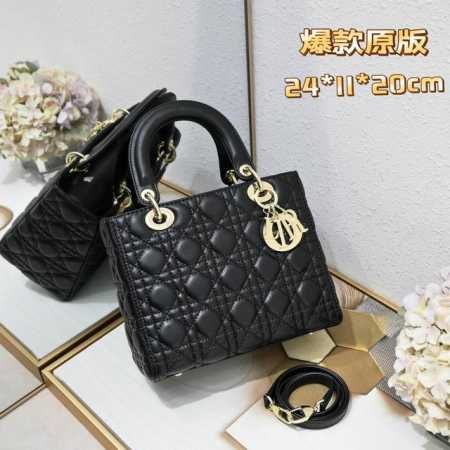 五格羊皮黑色 My Lady 全新做法，袋口翻盖，单肩手提包经典款单肩斜挎英国皇室戴妃包，可拆卸的真皮肩带，手感柔软超细腻，舒适又不失优雅，时尚简约设计，包包大 - 点击图像关闭