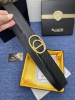 品牌 私人订制自动 描述 经典系列新品腰带，采用小牛皮材质，完美搭配手工车线，经典配色，可搭配商务西装或更为休闲的造型。腰带为法国尺寸，请在购买前参阅腰带尺寸指