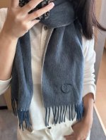 Chanel 香奈儿难得一见的温柔配色，超级迷恋气质低调恬静又不失优雅 重点推荐高级舒适时髦气质，简约却又不简单，大牌范十足，超级安利香奶奶这款触动内心的柔美围